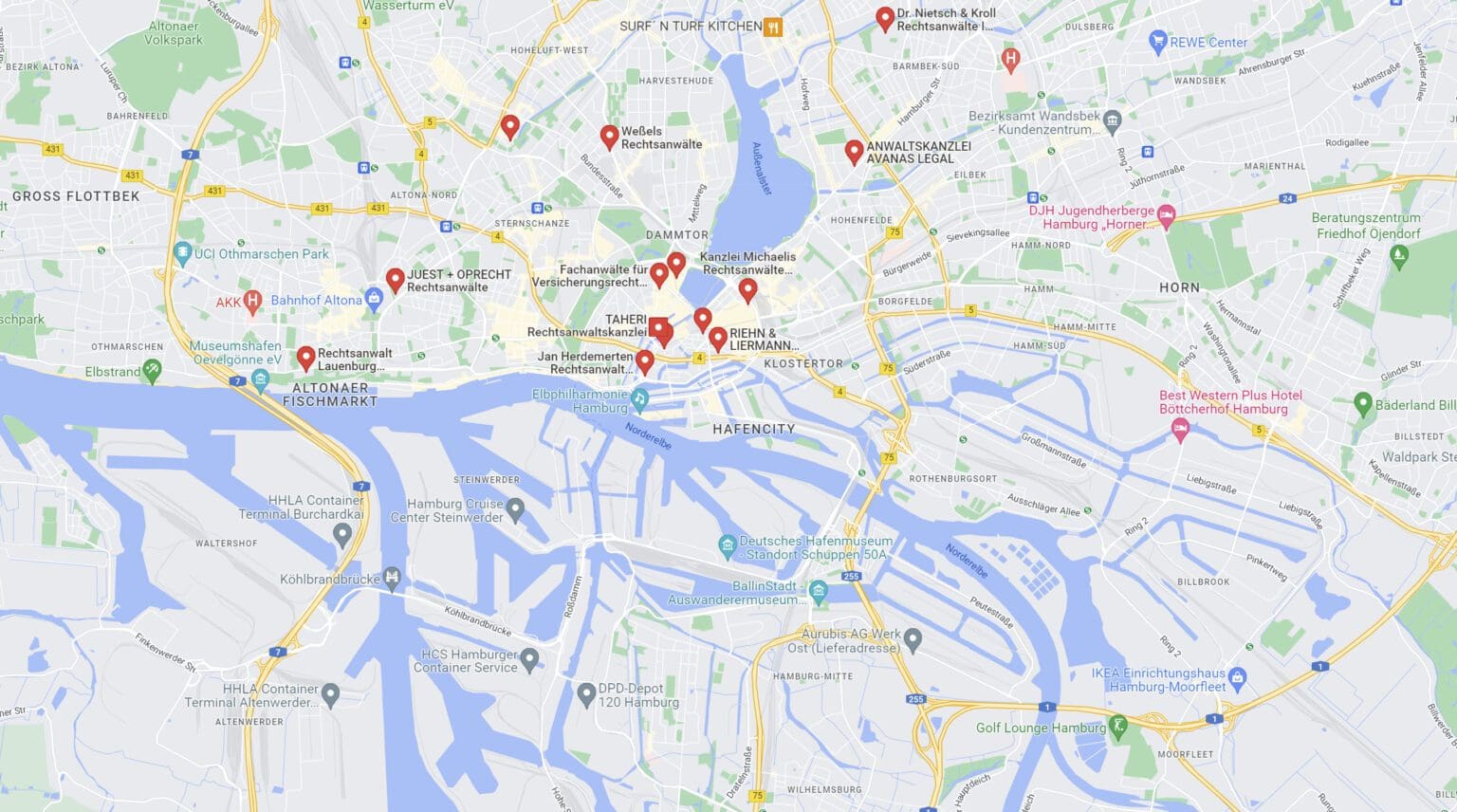 Eine Suche nach "Anwalt Versicherungsrecht Hamburg" in Google Maps liefert einige Kanzleien - aber haben die wirklich Expertise für Ihren konkreten Streitfall? (Screenshot 16.08.2022)