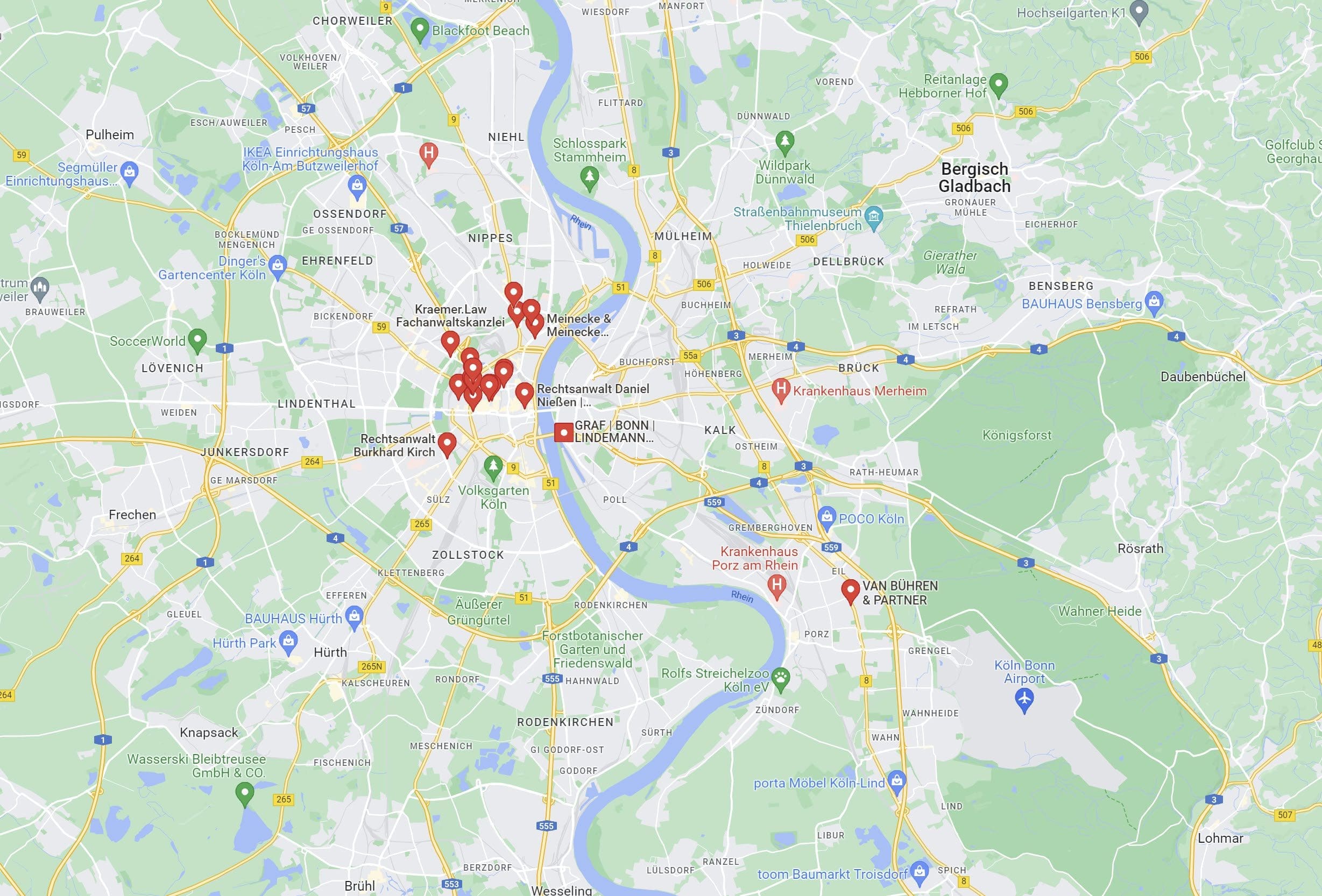 Auf der Suche nach einem Fachanwalt für Versicherungsrecht in Köln sollte man nicht die erstbeste Kanzlei wählen, sondern besser auf die Rechtsanwalt-Vermittlung der Deutschen Schadenshilfe setzen! (Screenshot Google Maps Suche nach "Anwalt Versicherungsrecht Köln" am 16.08.2022)