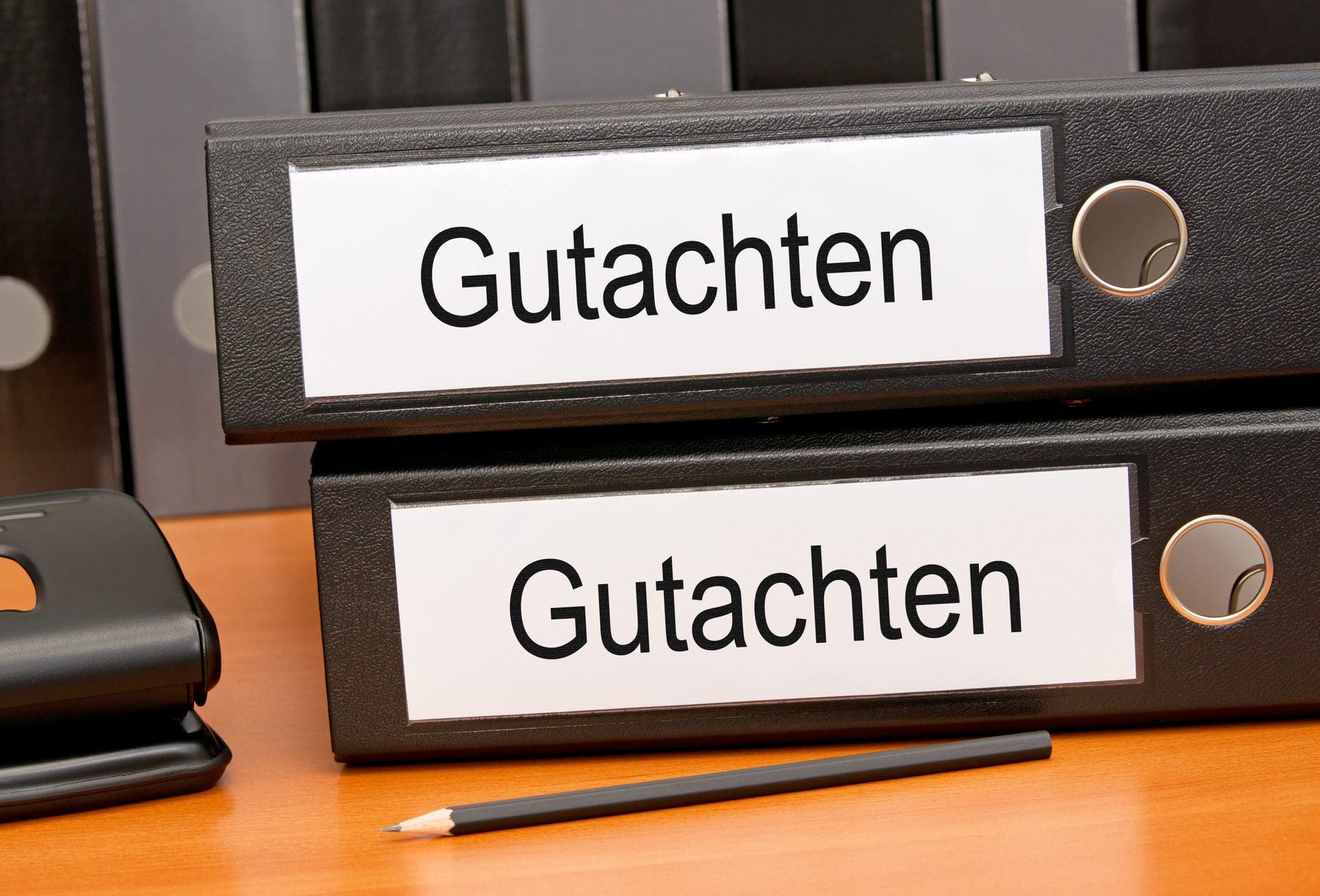 Falsches Gutachten - was tun? (© DOC RABE Media / stock.adobe.com)