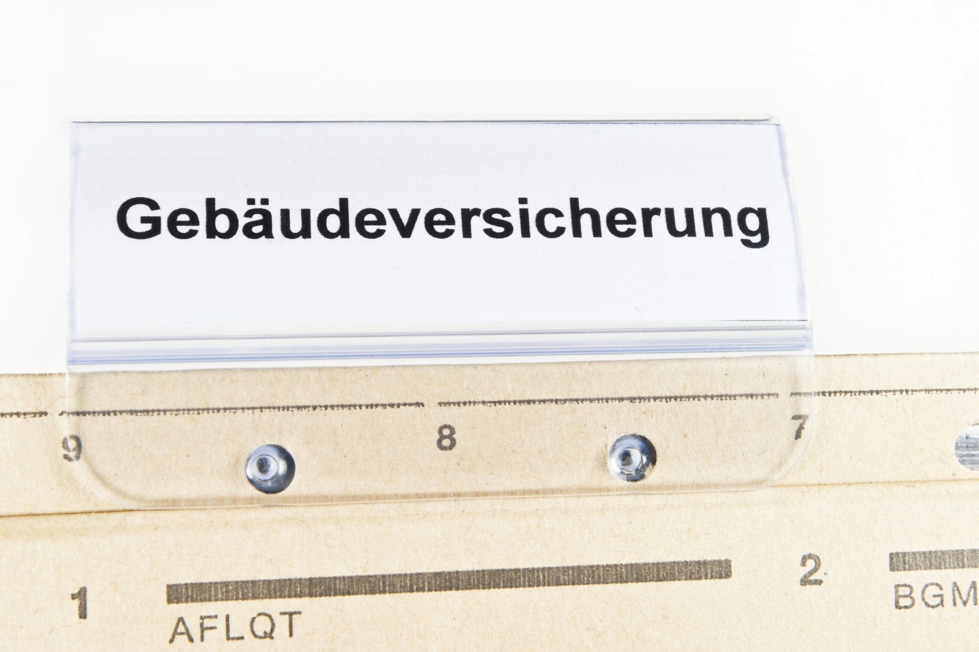 Gebäudeversicherung - Was gilt als grob fahrlässig in der Wohngebäudeversicherung? (© Pixelot / stock.adobe.com)