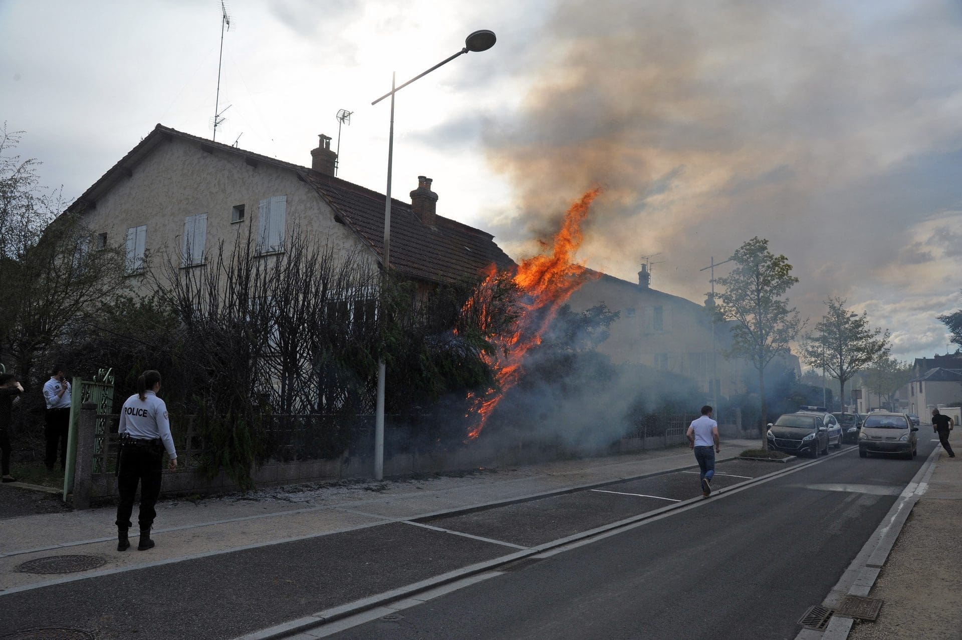 Hausbrand - Was zahlt die Versicherung? (© compagnie-17 / stock.adobe.com)