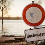 Hochwasser Anwalt | Mit einem Fachanwalt Schadenersatz für Hochwasserschäden bei der Versicherung durchsetzen! (© mpix-foto / stock.adobe.com)