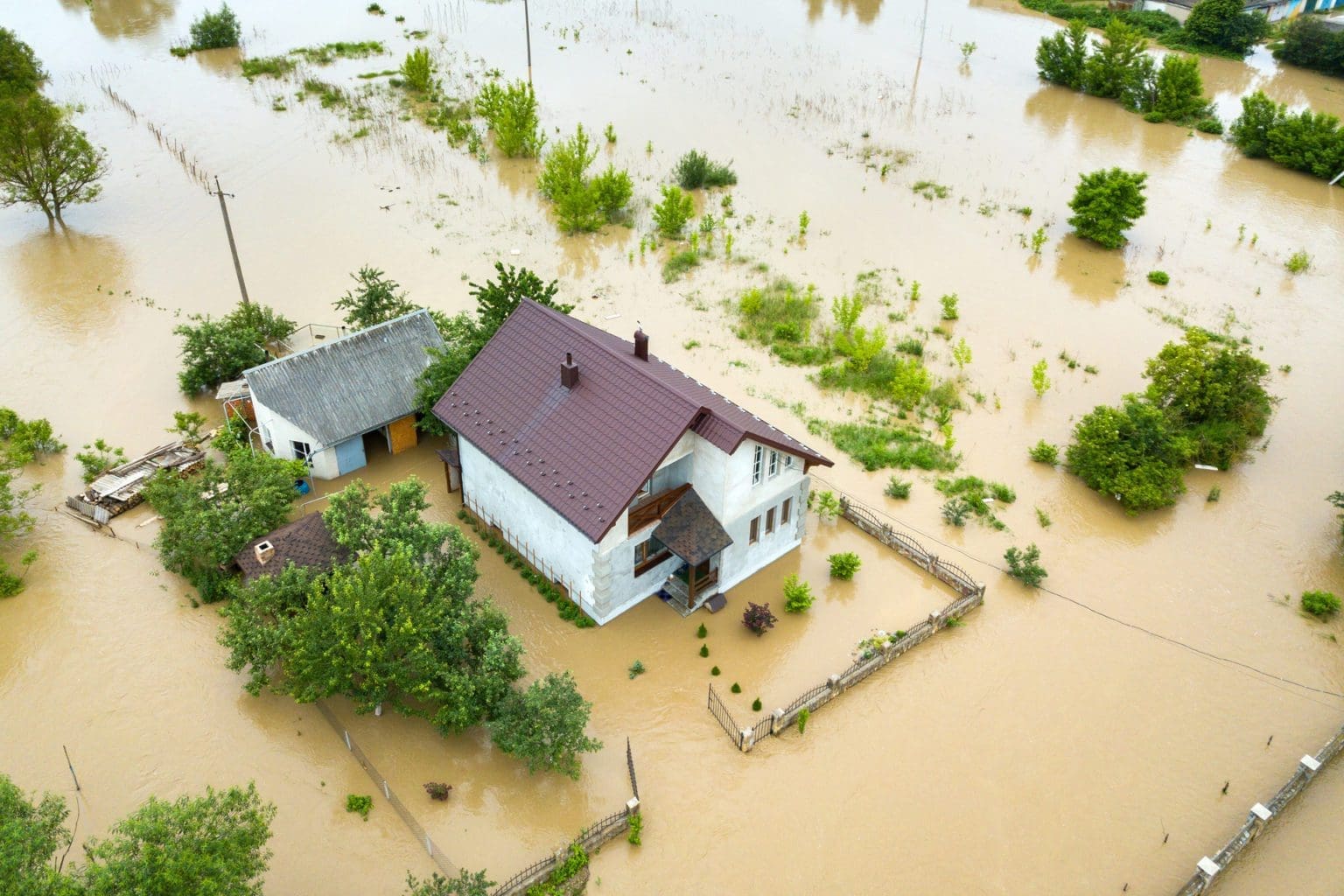 Naturkatastrophen & Naturgefahren - Wer zahlt die Schäden? (© bilanol / stock.adobe.com)