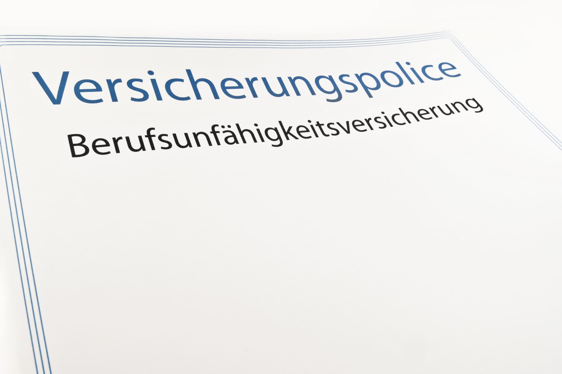 Wie erfolgt die Anerkennung einer Berufsunfähigkeit? - Die Voraussetzungen und Bedingungen der Anerkenntnis finden sich in der Versicherungspolice und den an den Versicherungsnehmer ausgehändigten Versicherungsbedingungen der Versicherungsgesellschaft. Im Vertrag stehen auch die konkreten Regelungen, was Befristung, Leistungsprüfung, Gesundheitsfragen etc. angeht. (© Pixelot / Fotolia)